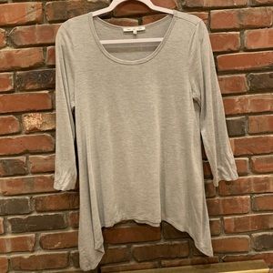 Loose 3/4 length shirt